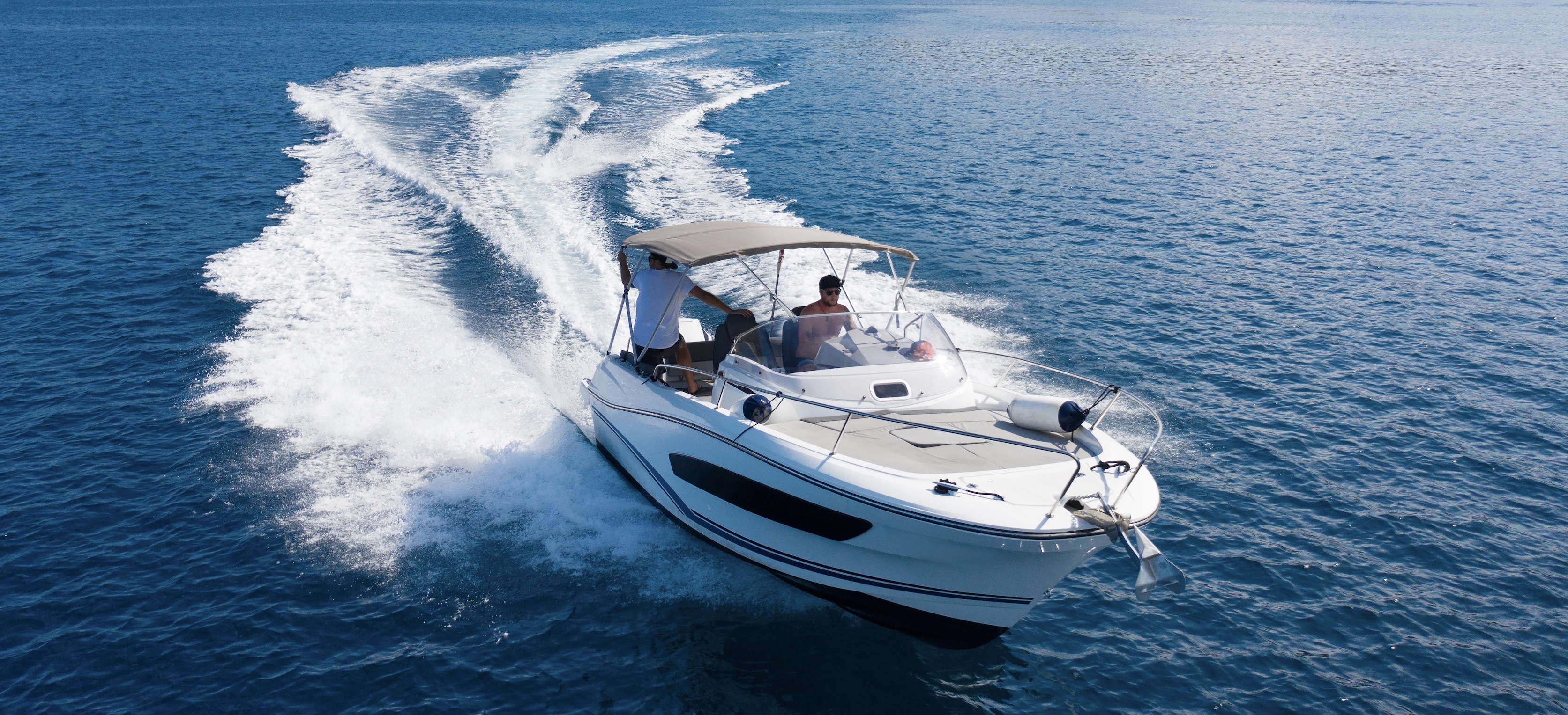 Boat rentals on Lake Ontario near Toronto